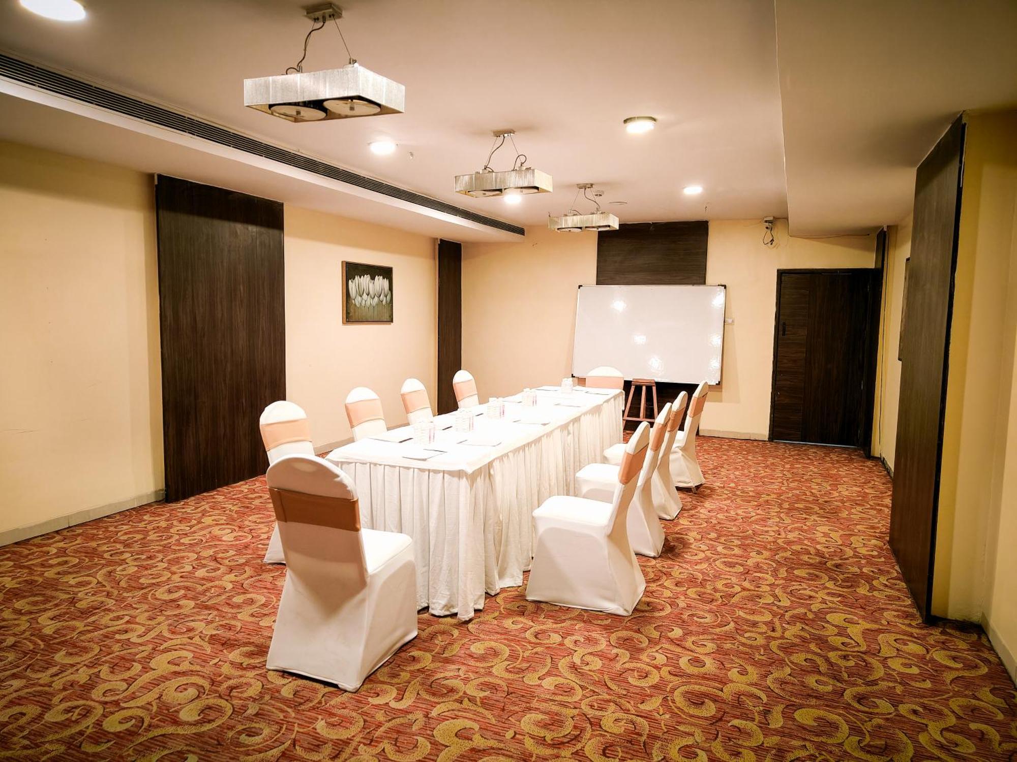 The Altruist Business Hotel Kharadi Πούνε Εξωτερικό φωτογραφία