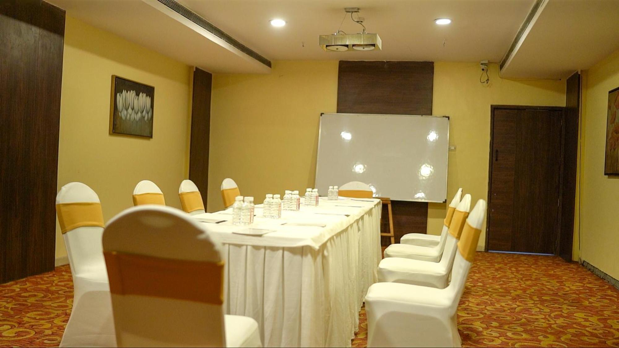 The Altruist Business Hotel Kharadi Πούνε Εξωτερικό φωτογραφία